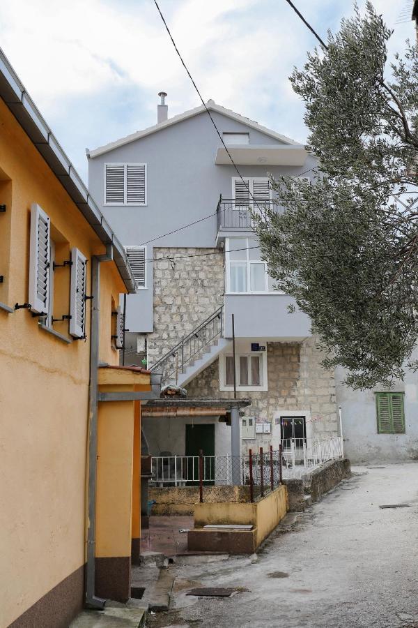 Apartments By The Sea Kastel Kambelovac, Kastela - 8679 Eksteriør billede
