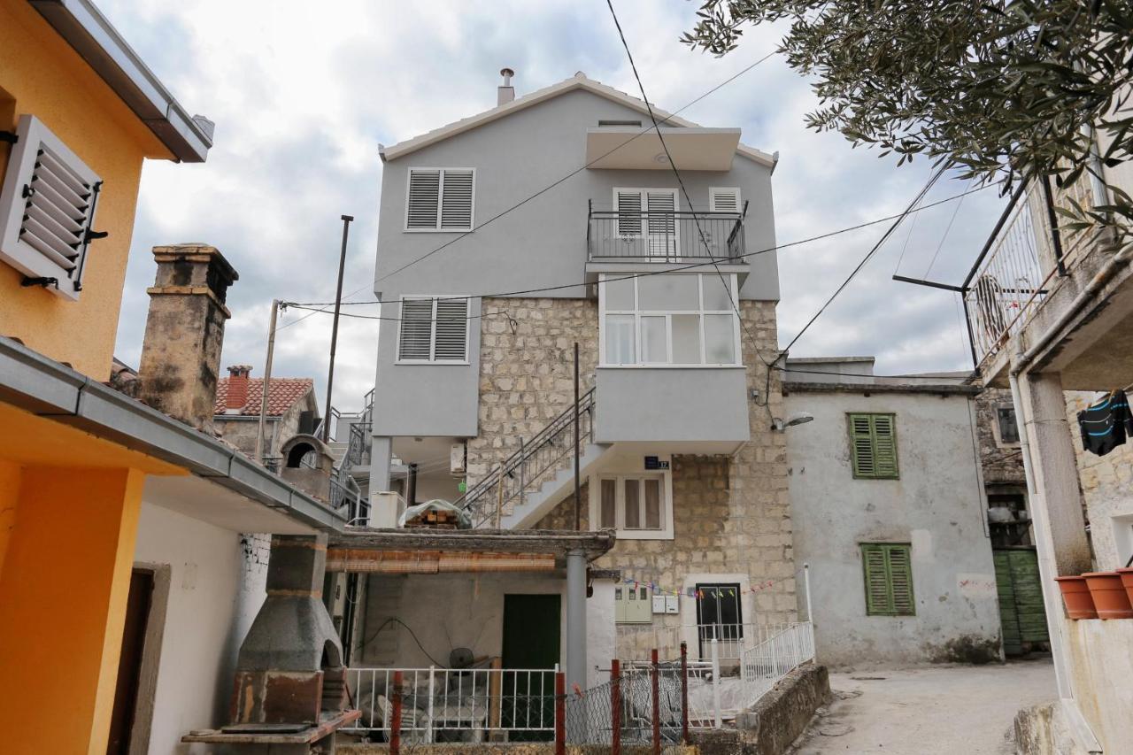 Apartments By The Sea Kastel Kambelovac, Kastela - 8679 Eksteriør billede