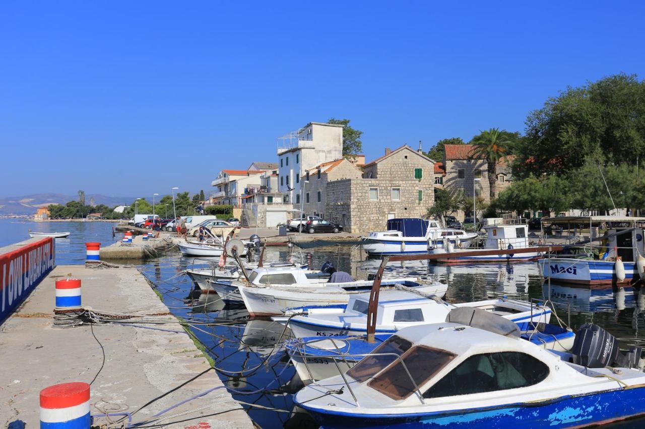 Apartments By The Sea Kastel Kambelovac, Kastela - 8679 Eksteriør billede