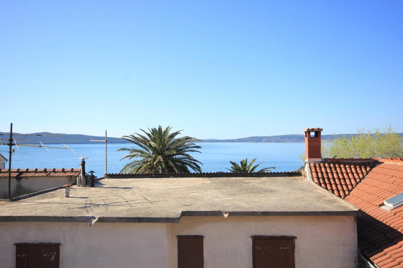 Apartments By The Sea Kastel Kambelovac, Kastela - 8679 Eksteriør billede